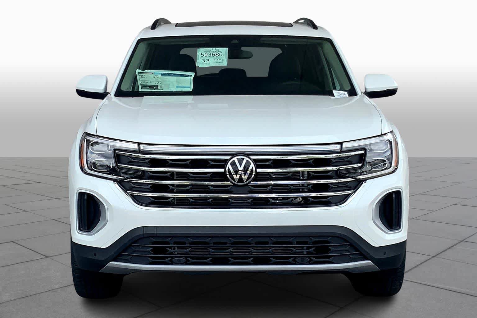 Used 2026 Volkswagen Atlas SE w/ Panoramic Sunroof Package FWD image 3