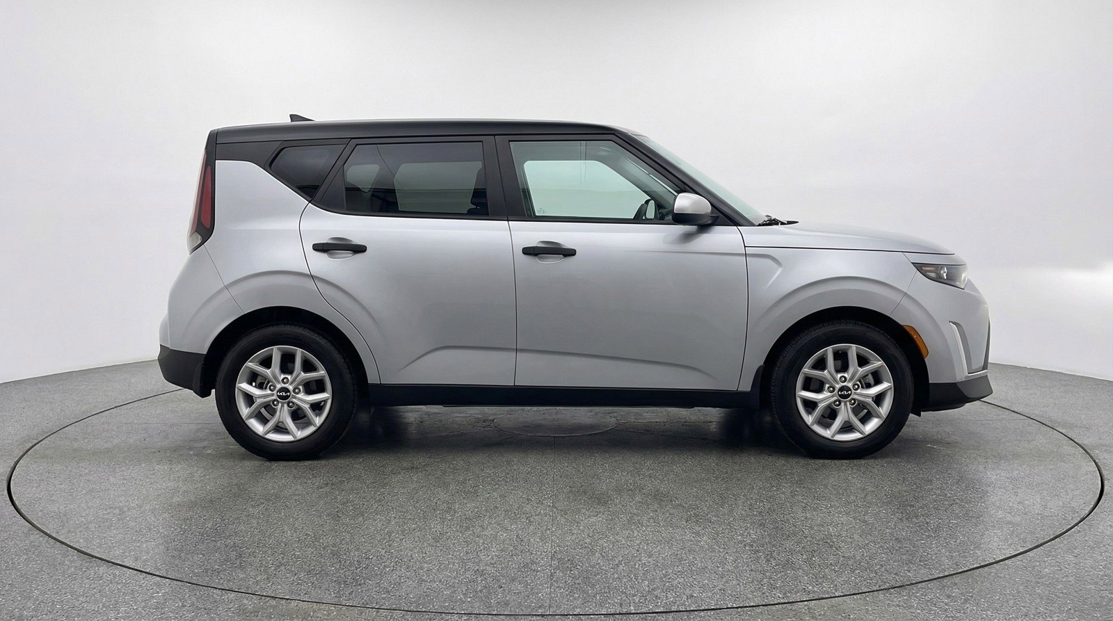 Used 2025 Kia Soul LX w/ LX Technology Package image 11
