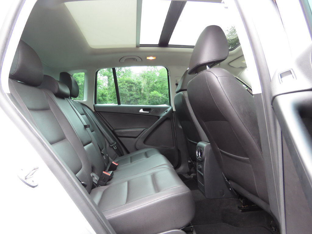 Used 2017 Volkswagen Tiguan Wolfsburg Edition AWD/4WD image 16