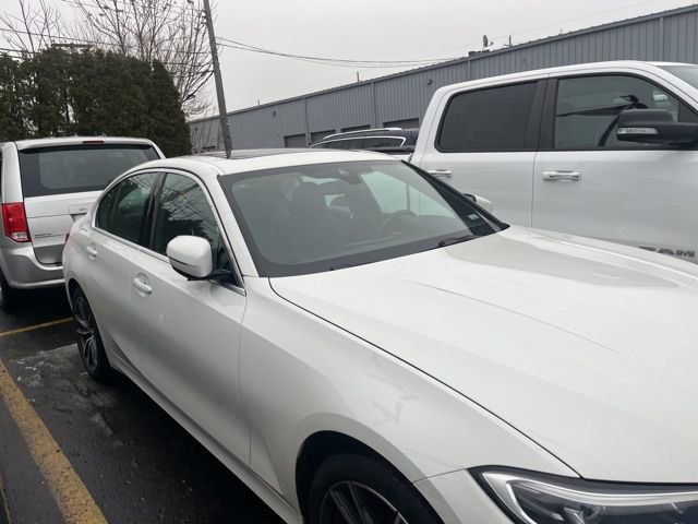 Used 2020 BMW 330i xDrive Sedan w/ Convenience Package image 4