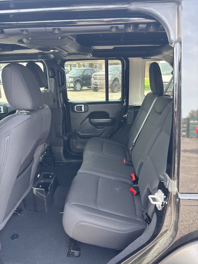 Used 2022 Jeep Wrangler Unlimited Sport w/ Sun And Sound Package image 8