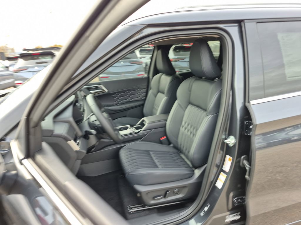 New 2026 Mitsubishi Outlander SEL image 33