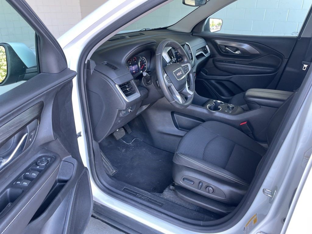 Certified 2022 GMC Terrain SLE w/ Driver Convenience Package image 9
