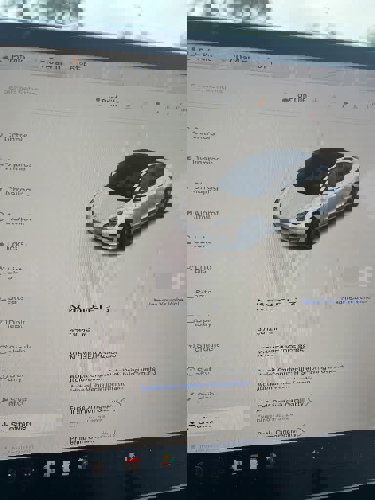 Used 2023 Tesla Model 3 Standard Range image 9