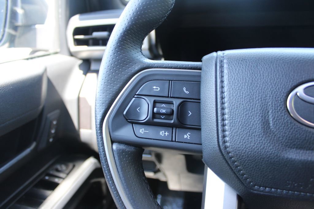 Used 2025 Toyota 4Runner TRD Off-Road Premium w/ Tow Technology Package AWD/4WD image 18