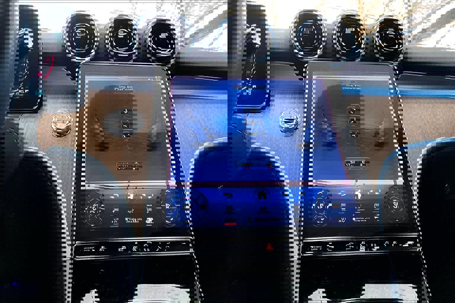 Certified 2024 Mercedes-Benz C 300 Sedan w/ Pinnacle Trim Package image 35