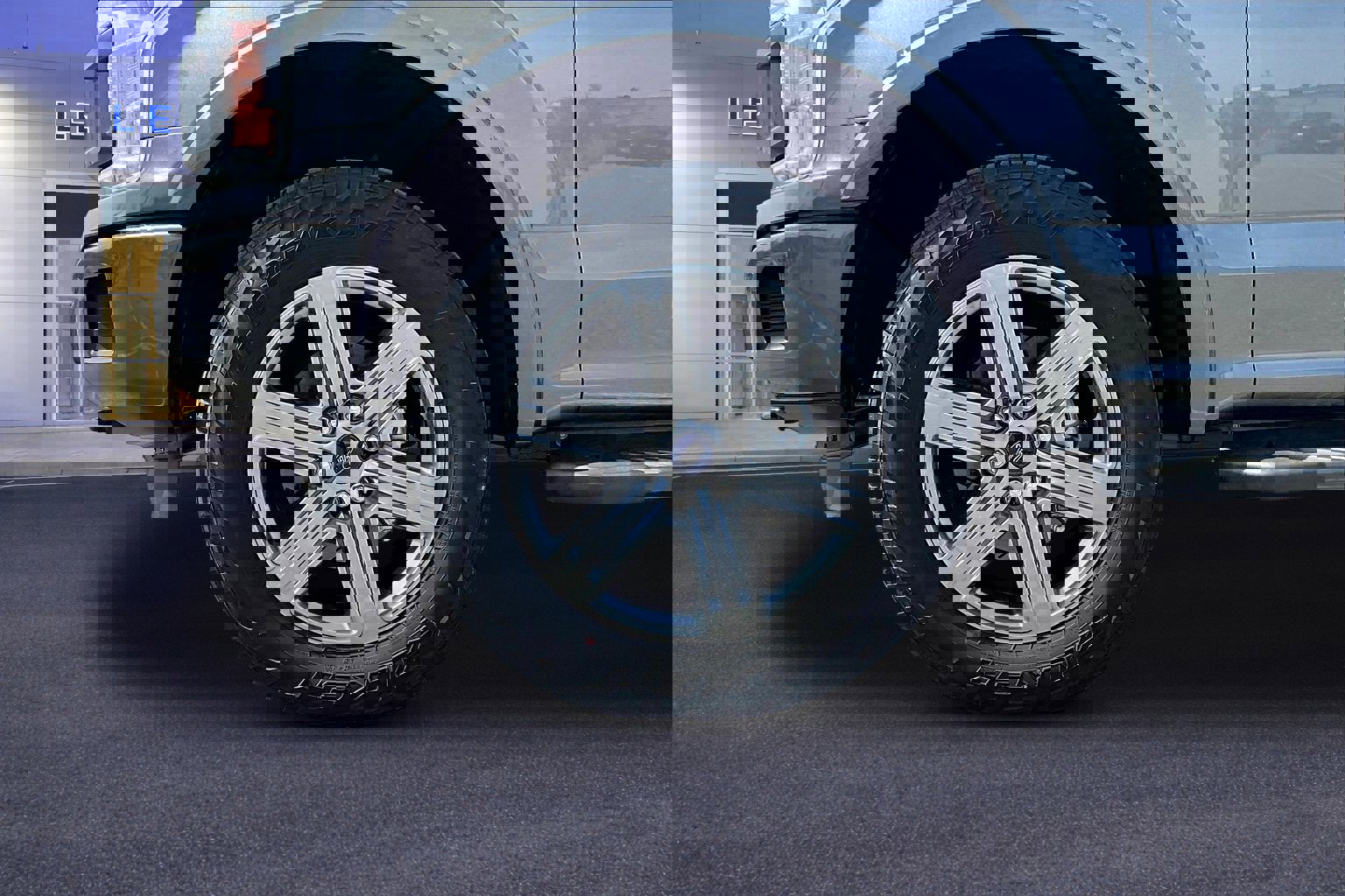 Certified 2019 Ford F150 XLT w/ Equipment Group 302A Luxury AWD/4WD image 35