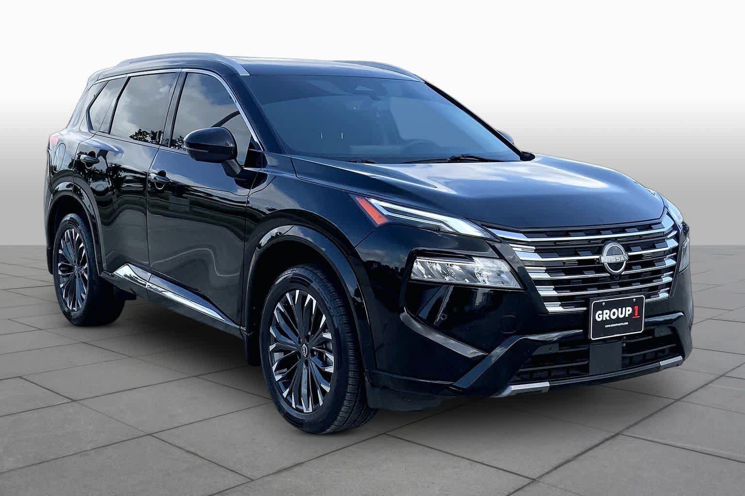 Used 2024 Nissan Rogue Platinum FWD image 3