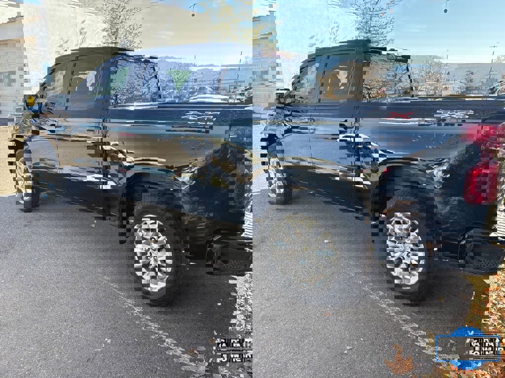 Used 2024 Chevrolet Silverado 1500 Custom image 4