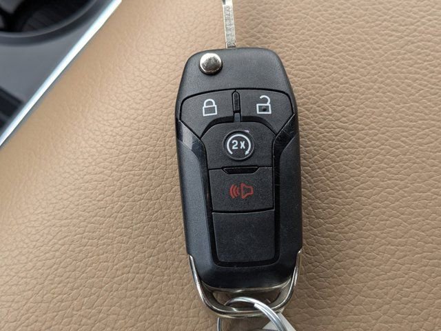 Used 2022 Ford F350 Lariat image 32