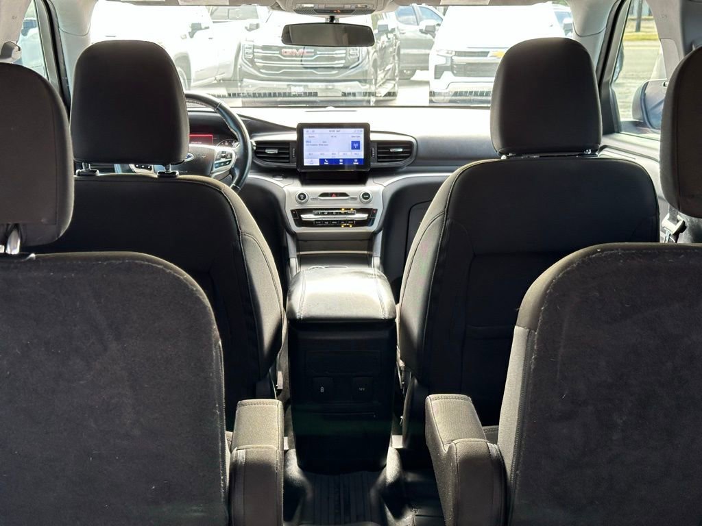 Used 2022 Ford Explorer XLT image 9