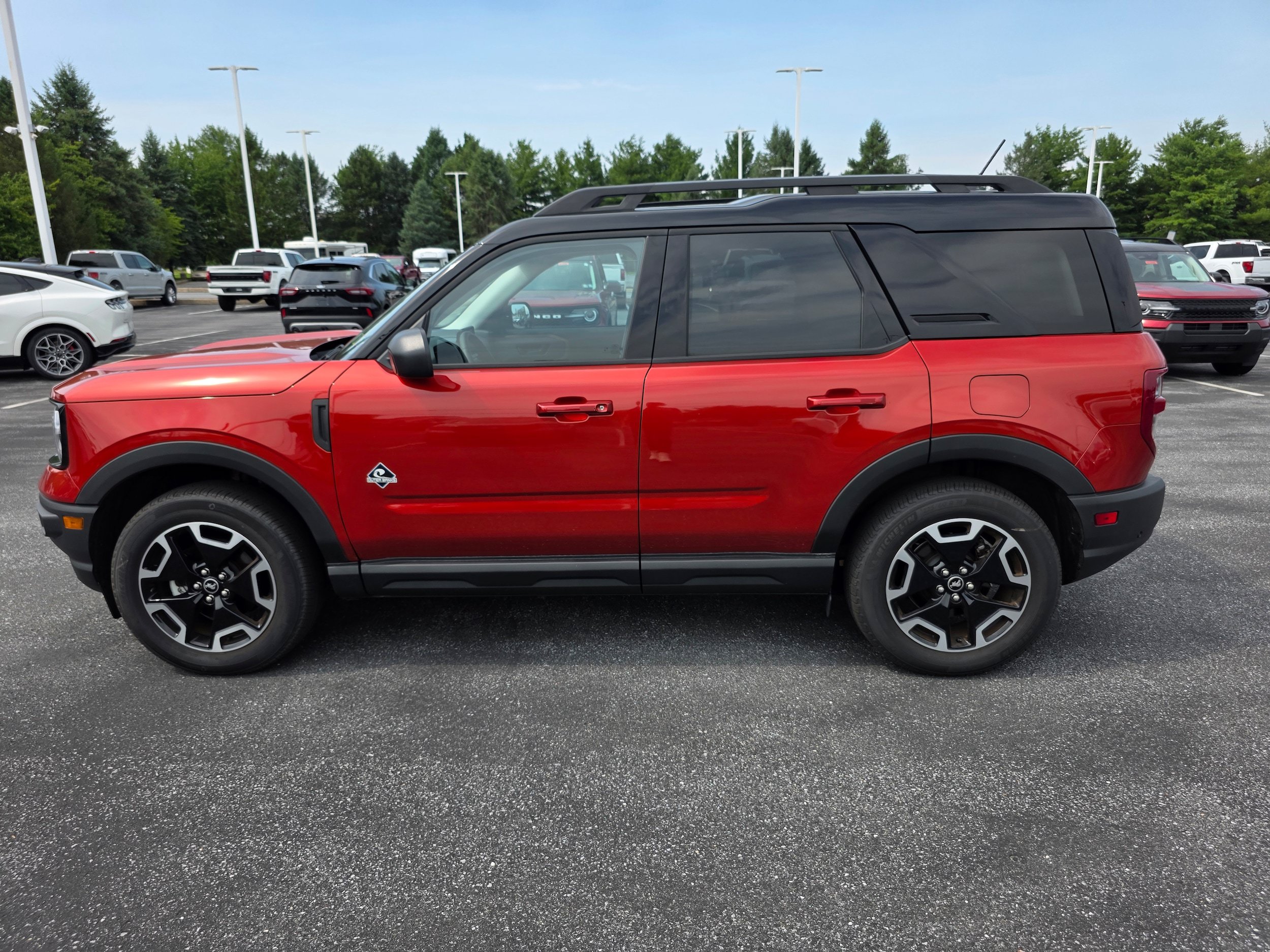 Used 2024 Ford Bronco Sport Outer Banks AWD/4WD image 2