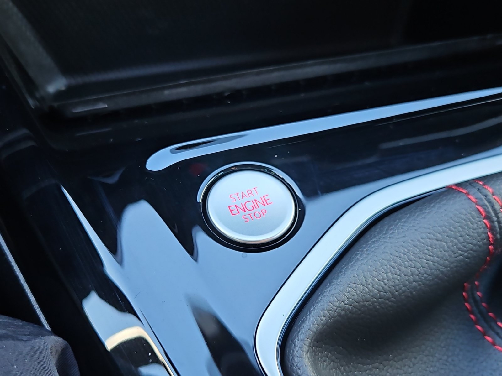 Used 2024 Volkswagen GTI SE FWD image 26