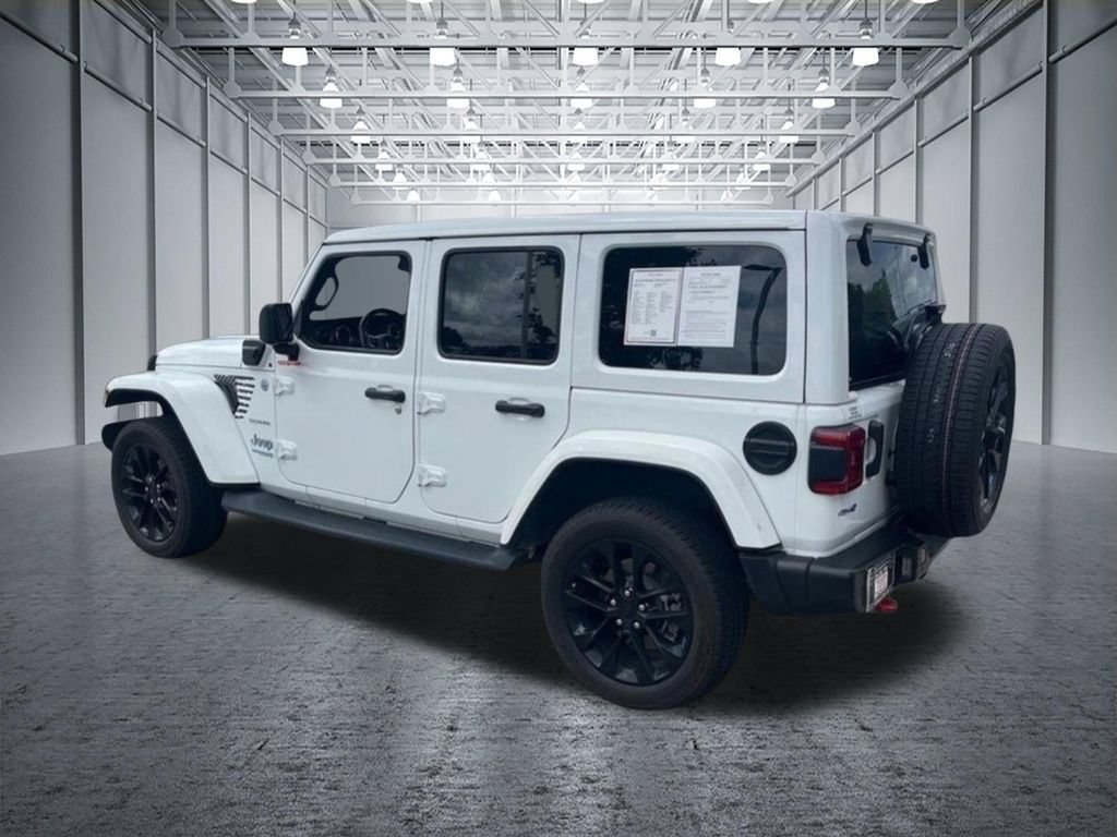Used 2022 Jeep Wrangler Unlimited Sahara w/ Cold Weather Group AWD/4WD image 5