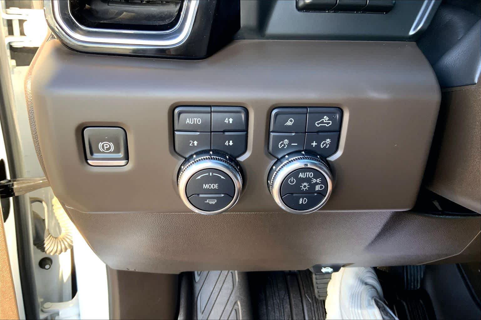 Used 2024 GMC Sierra 1500 Denali w/ Denali Reserve Package AWD/4WD image 33