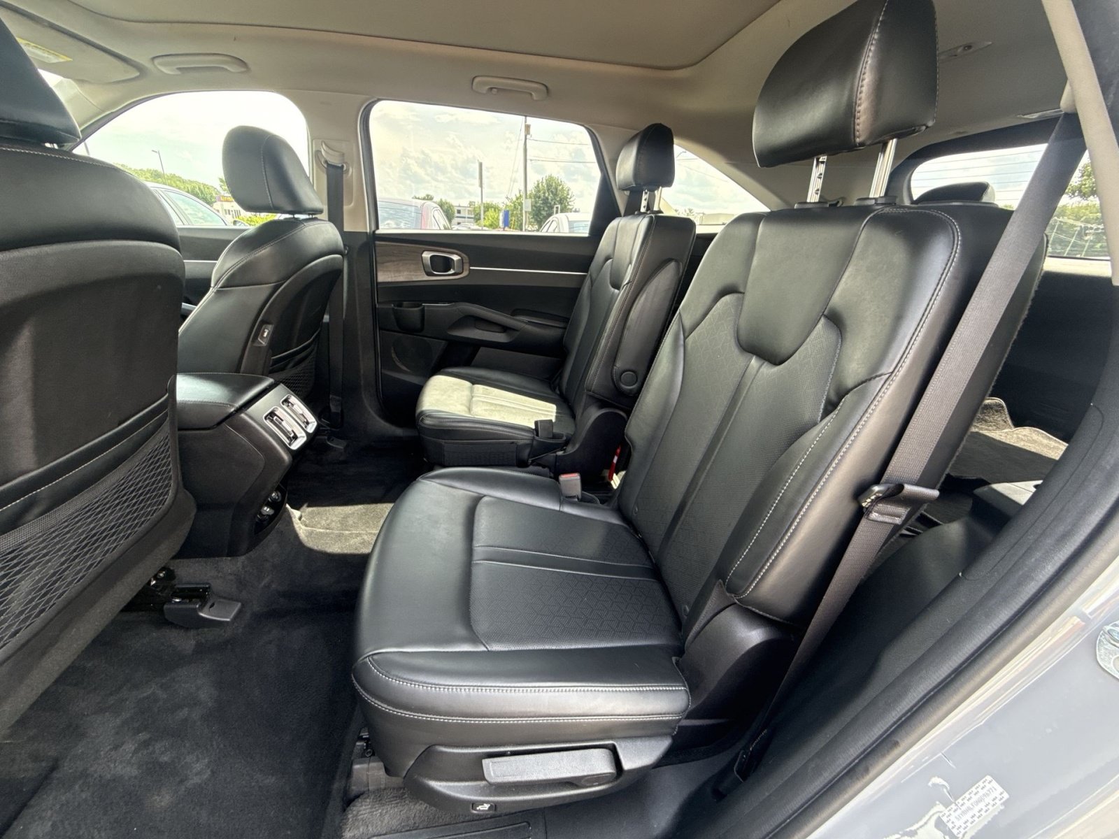 Used 2022 Kia Sorento EX w/ Panoramic Sunroof Package FWD image 23