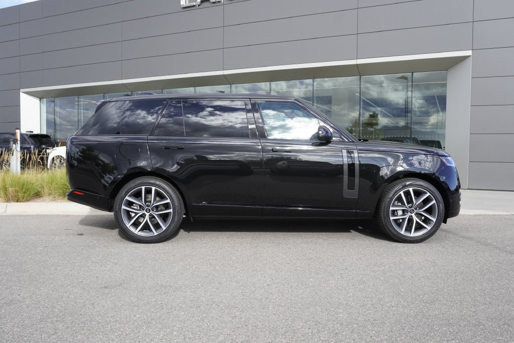 New 2027 Land Rover Range Rover Long Wheelbase SE AWD/4WD image 7