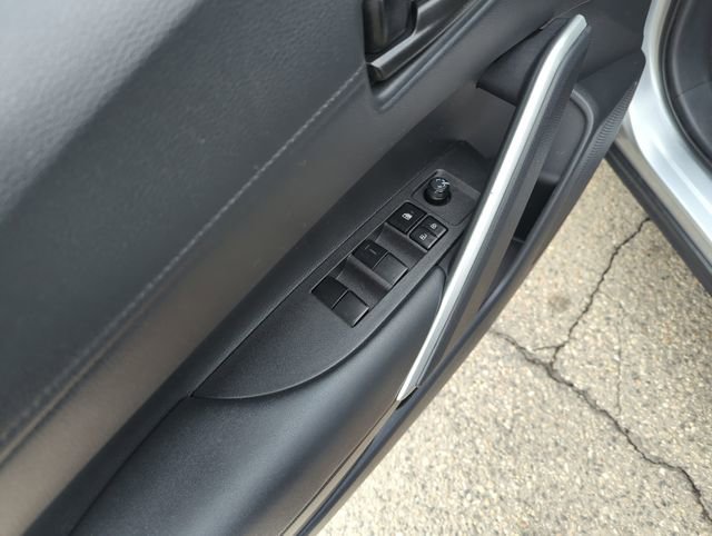 Used 2024 Toyota Corolla Cross LE image 14