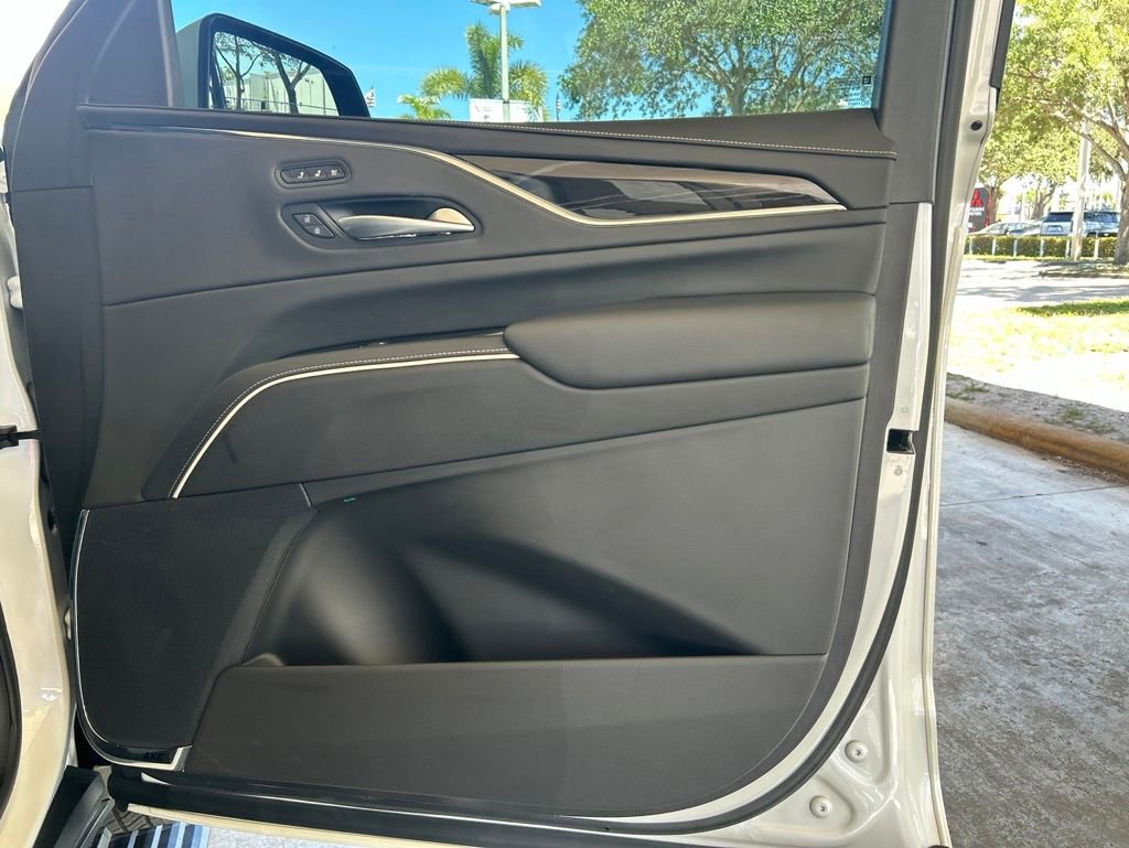 Used 2024 Cadillac Escalade V AWD/4WD image 29