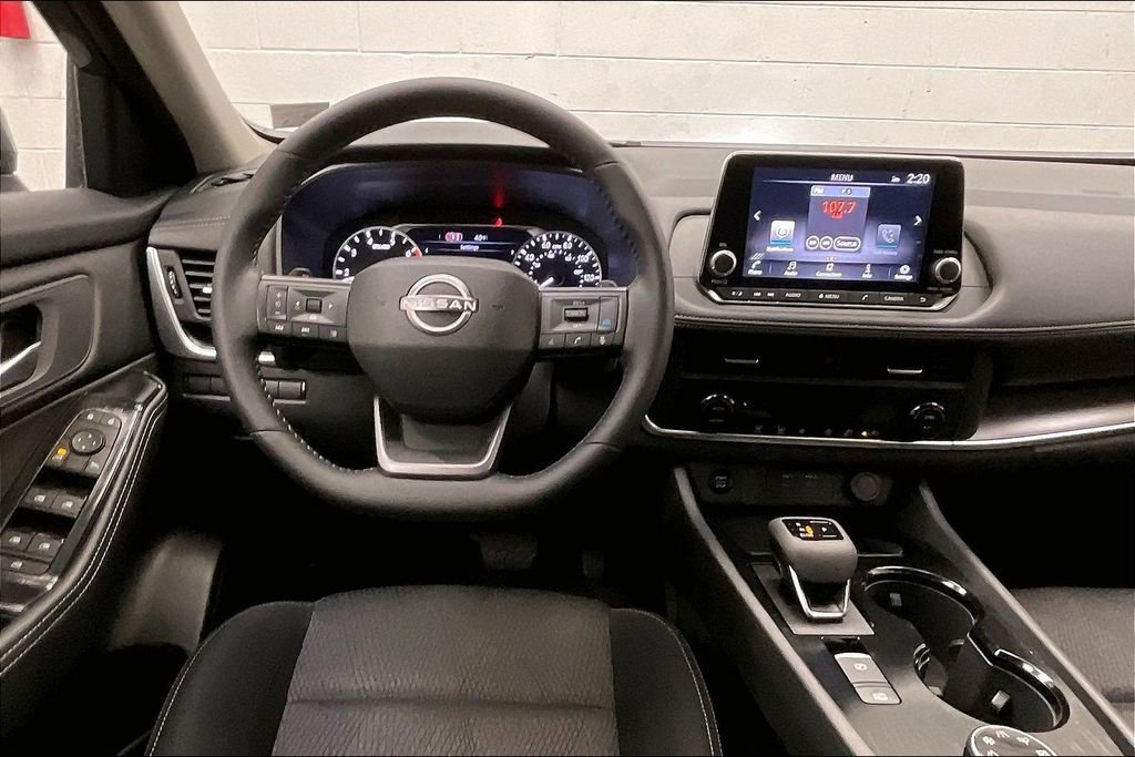 Used 2026 Nissan Rogue SV AWD/4WD image 4