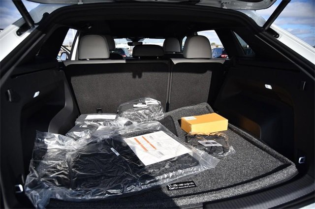 New 2026 Volkswagen Atlas Cross Sport SEL Premium R-Line image 25