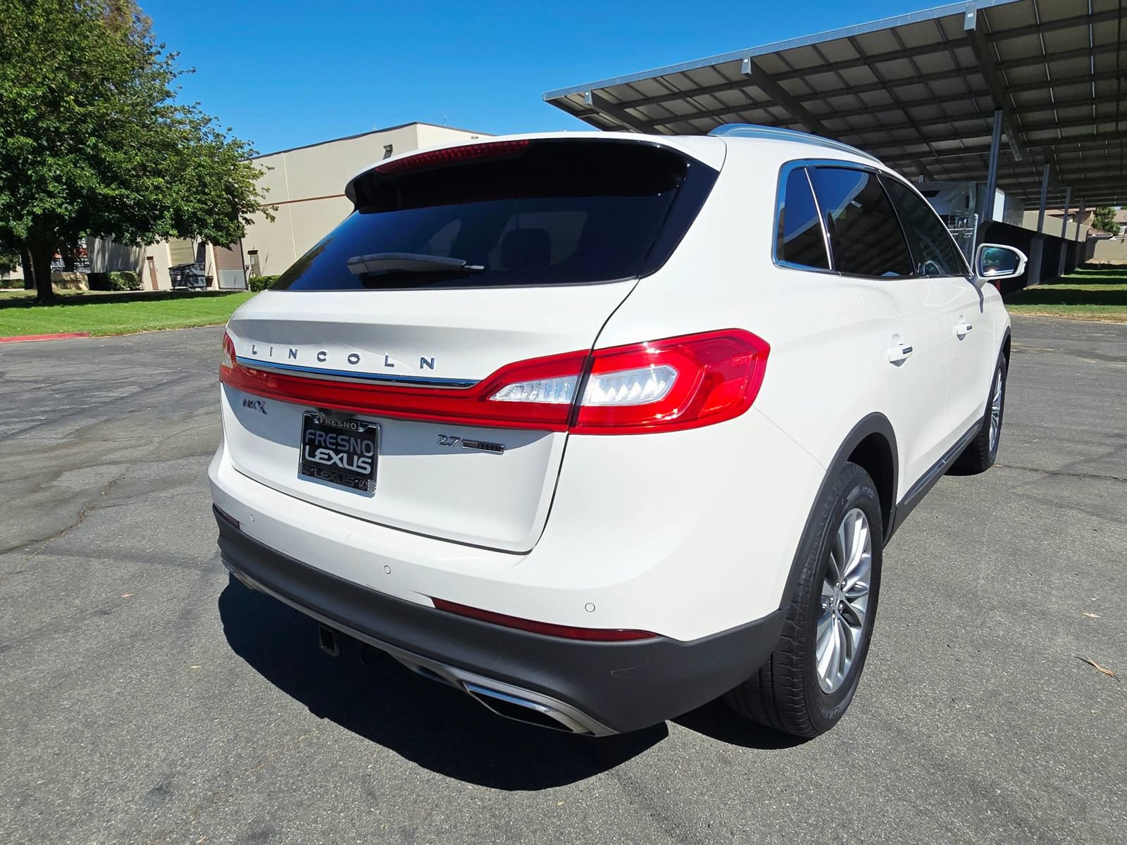 Used 2016 Lincoln MKX Select w/ Select Plus Package FWD image 8