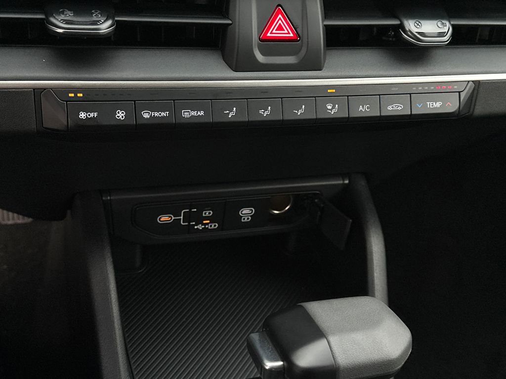 New 2025 Kia K4 LXS image 21