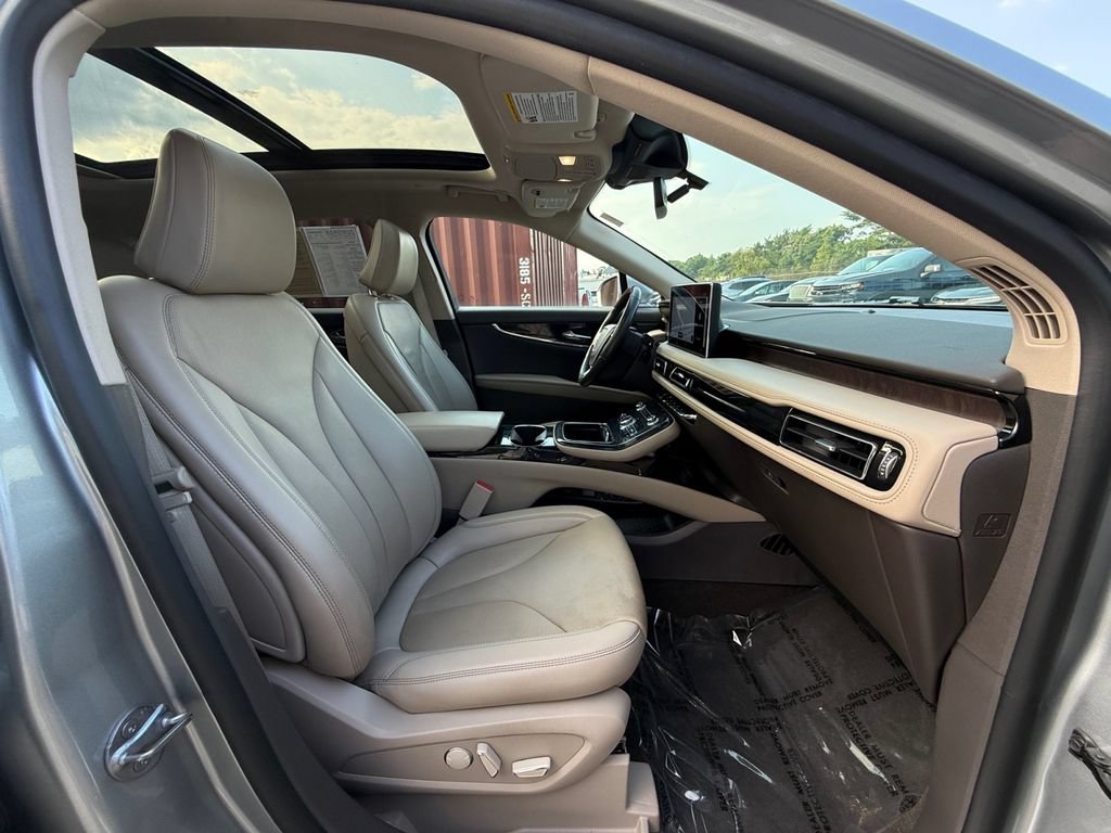 Used 2023 Lincoln Nautilus Reserve AWD/4WD image 22
