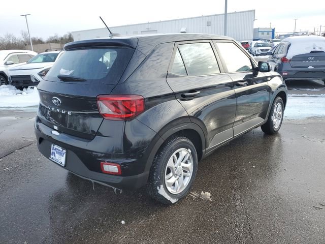 New 2026 Hyundai Venue SE image 4