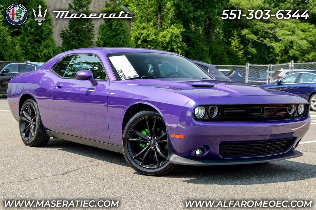 Used 2018 Dodge Challenger SXT w/ Blacktop Package RWD image 1