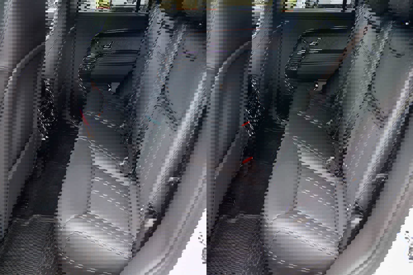 Used 2024 Land Rover Range Rover Sport Dynamic SE image 18