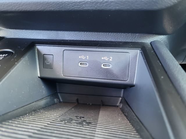 Used 2025 Nissan Kicks SV FWD image 29