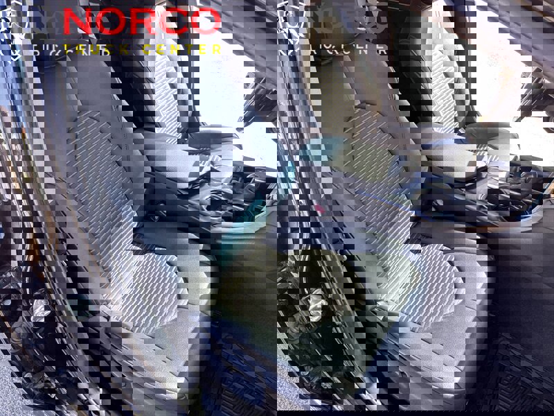 Used 2020 Toyota Camry SE image 21