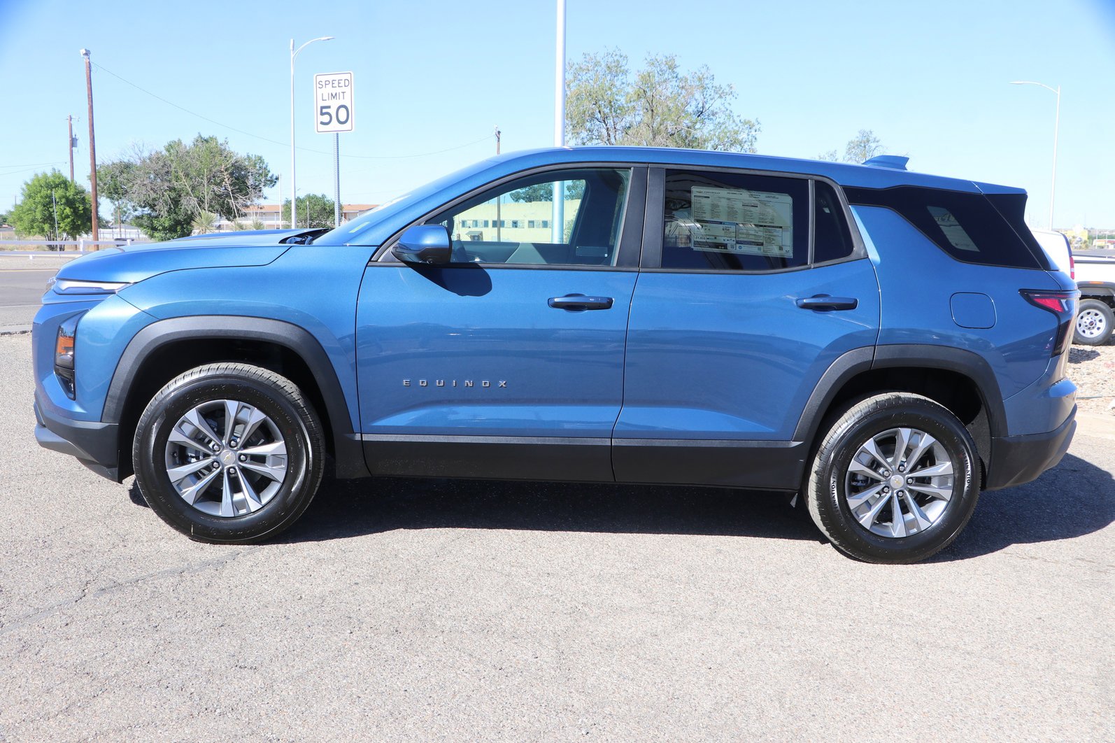 Used 2025 Chevrolet Colorado W/T w/ Advanced Trailering Package RWD image 4
