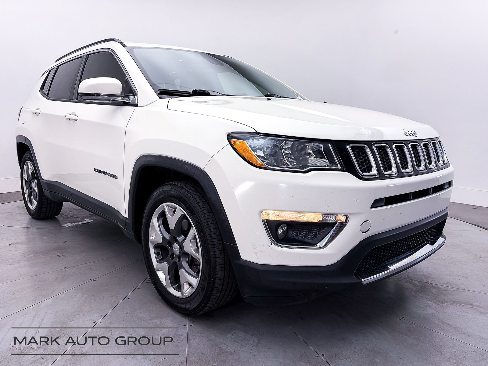 Used 2019 Jeep Compass Limited FWD image 1