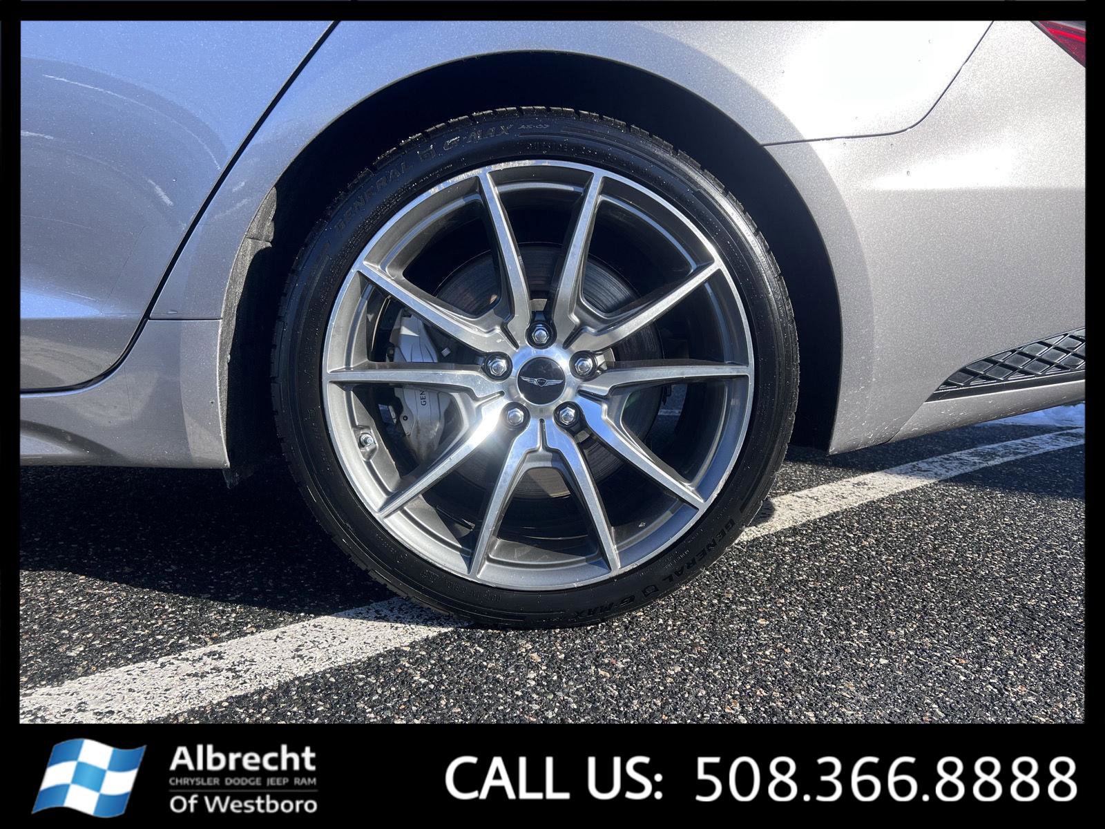 Used 2025 Genesis G70 2.5T image 30