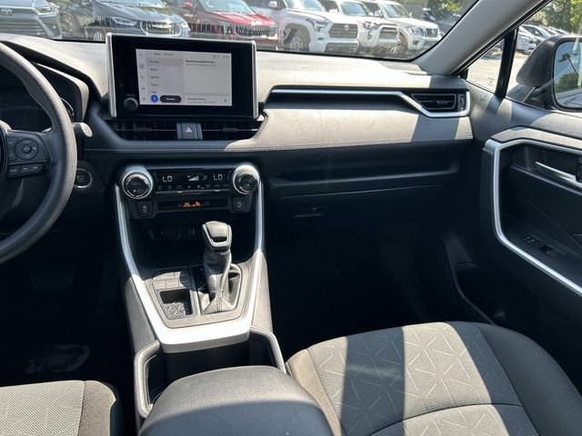 Used 2025 Toyota RAV4 XLE FWD image 17