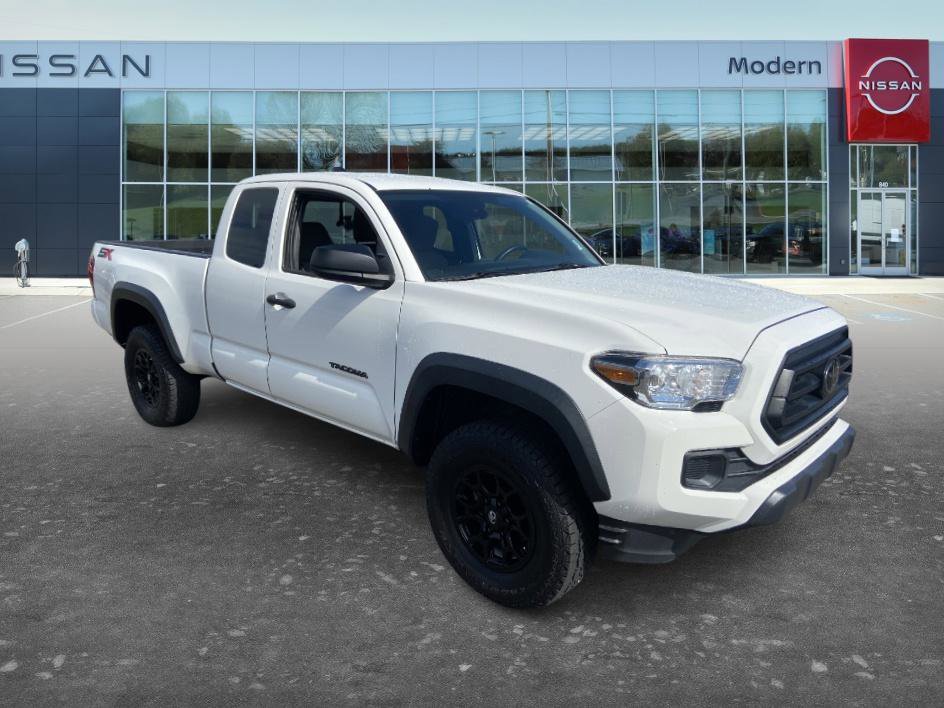 Used 2022 Toyota Tacoma SR w/ SX Package RWD image 3
