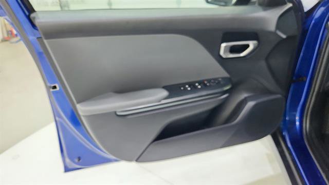 Used 2025 Kia K4 LXS image 19