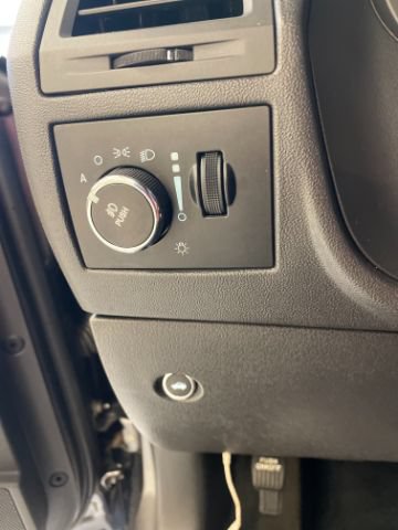 Used 2014 Dodge Challenger SXT RWD image 17