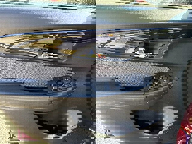 Used 2025 Chevrolet TrailBlazer LT image 24