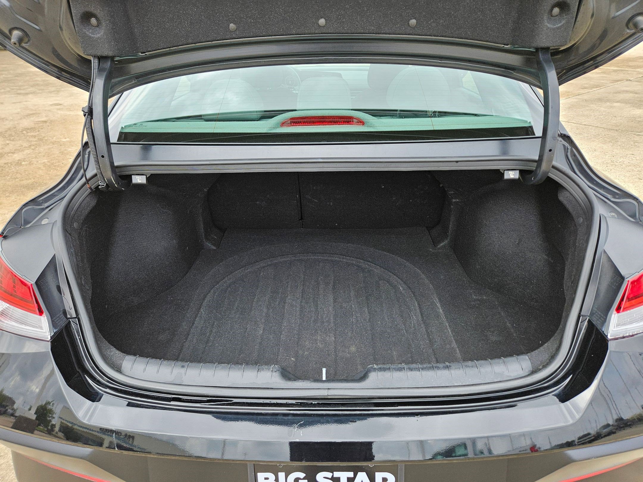 Used 2025 Hyundai Elantra SEL FWD image 31