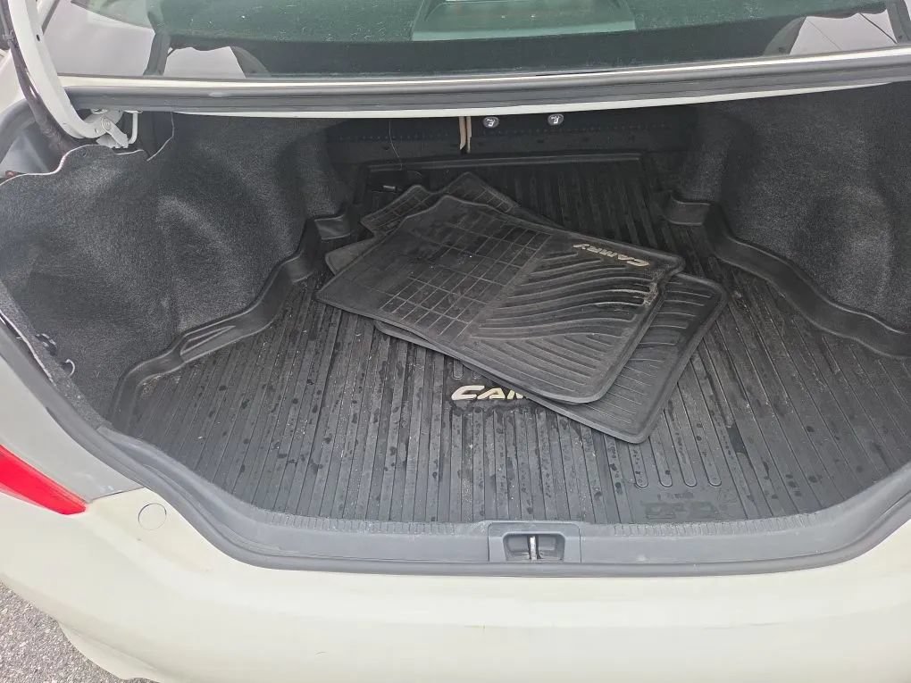 Used 2013 Toyota Camry LE FWD image 18
