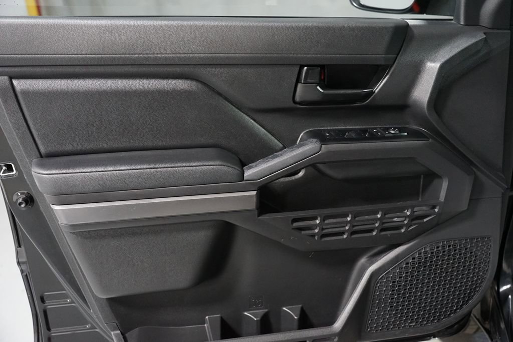 Certified 2025 Toyota Tacoma SR5 image 31