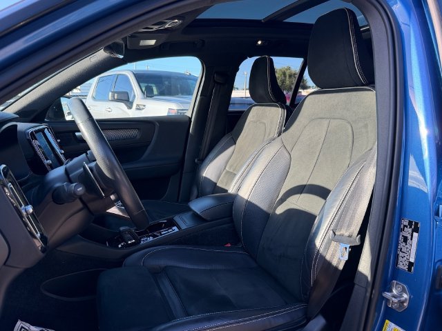 Used 2020 Volvo XC40 T5 R-Design AWD/4WD image 9