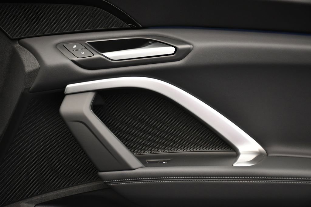 Used 2025 Audi Q5 Premium w/ Convenience Package image 45