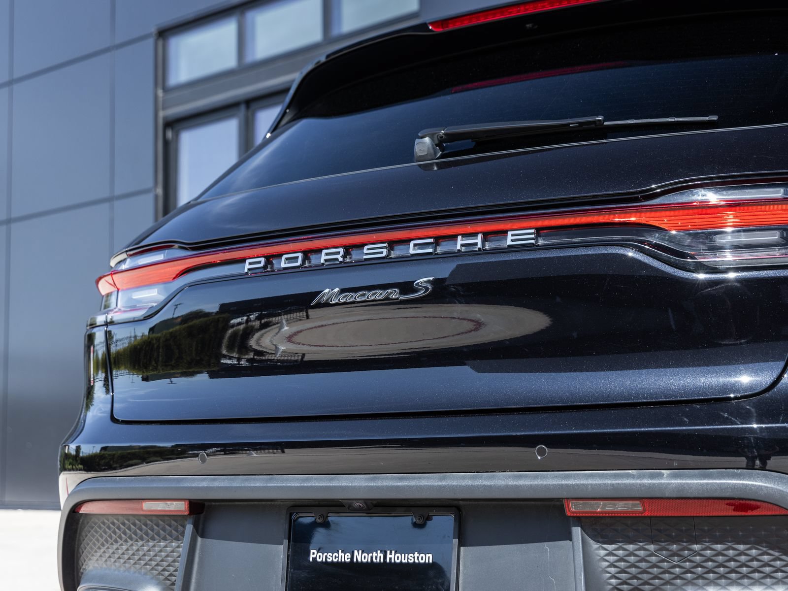 Certified 2024 Porsche Macan S AWD/4WD image 15