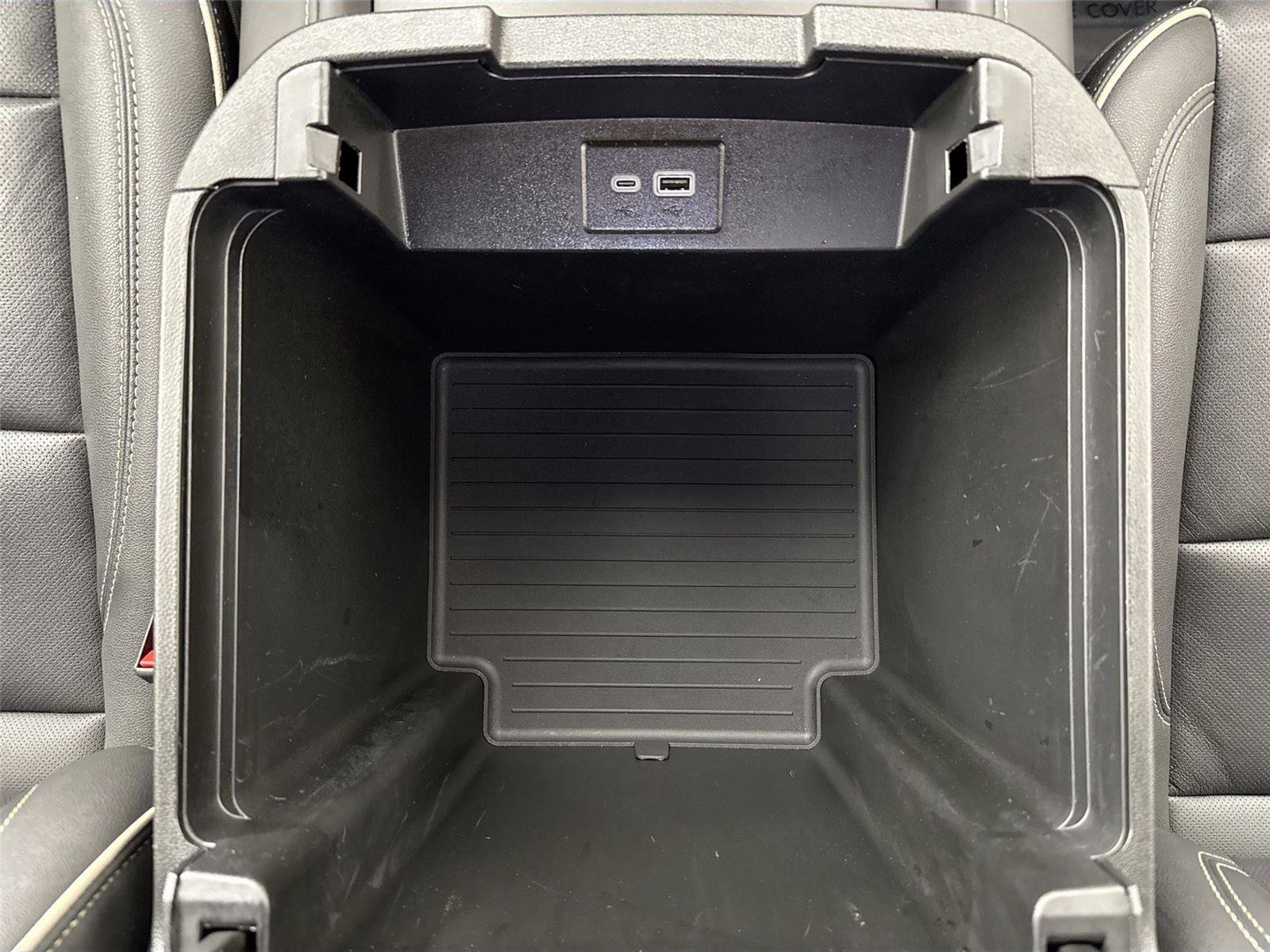 Used 2024 GMC Yukon XL SLT image 32