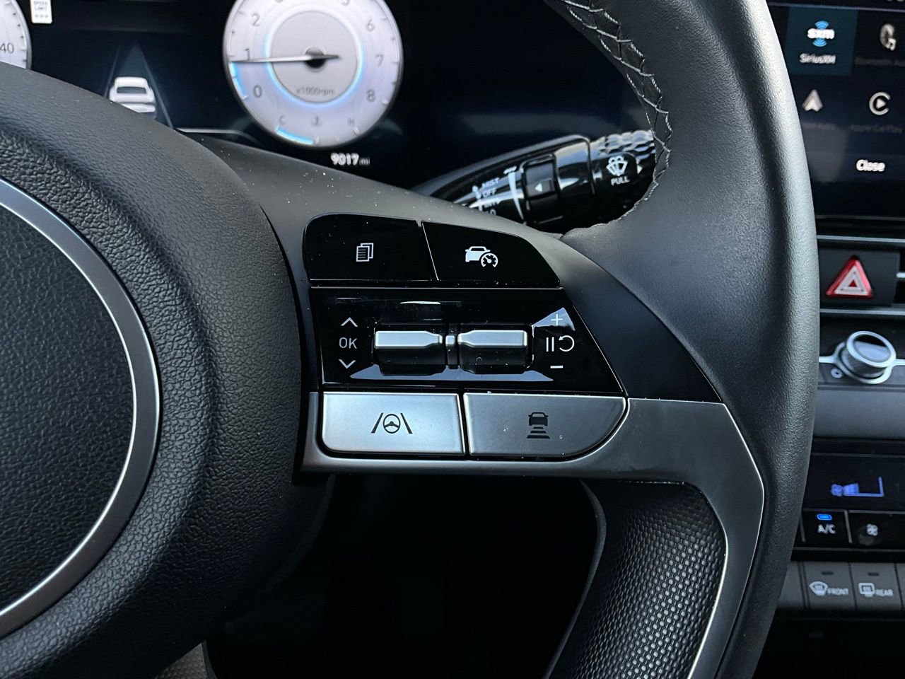 Used 2025 Hyundai Elantra SEL image 36