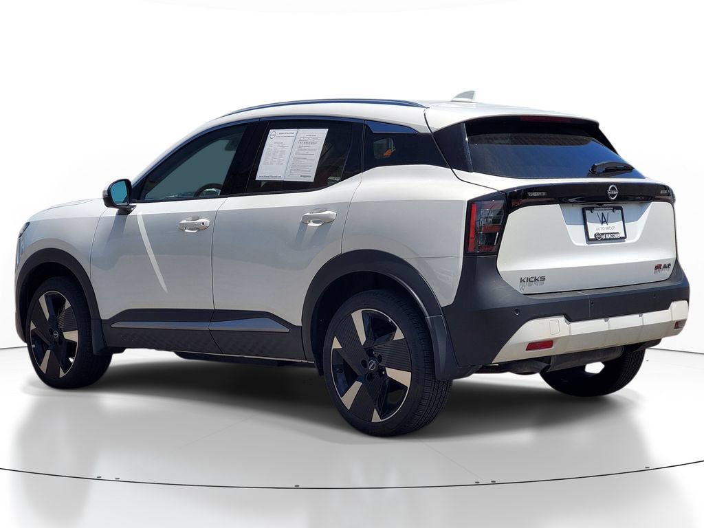 Used 2025 Nissan Kicks SR AWD/4WD image 3